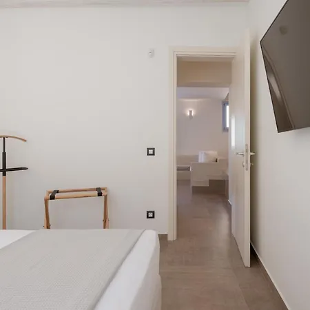 Aneliz * Parikia (Paros)