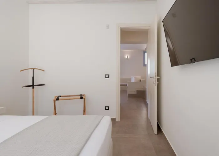 Aneliz * Parikia (Paros)